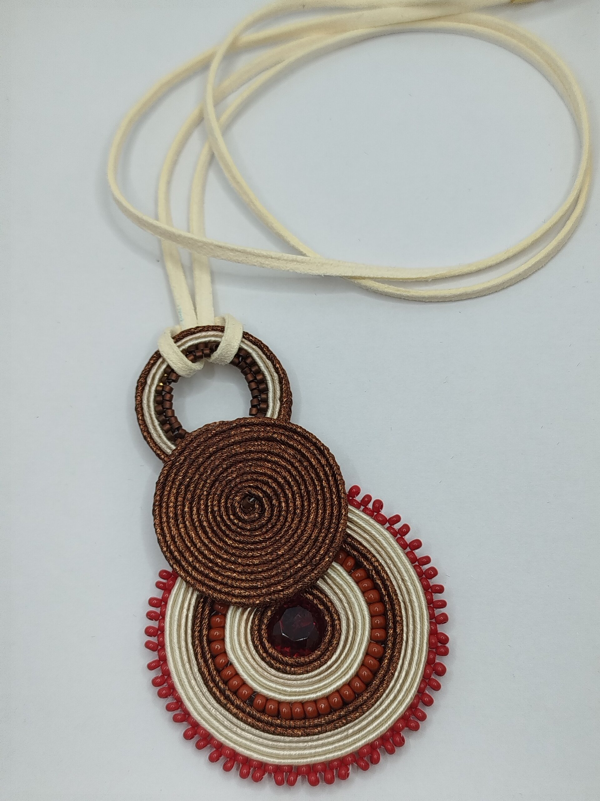 Collar Colgante marrón - 2