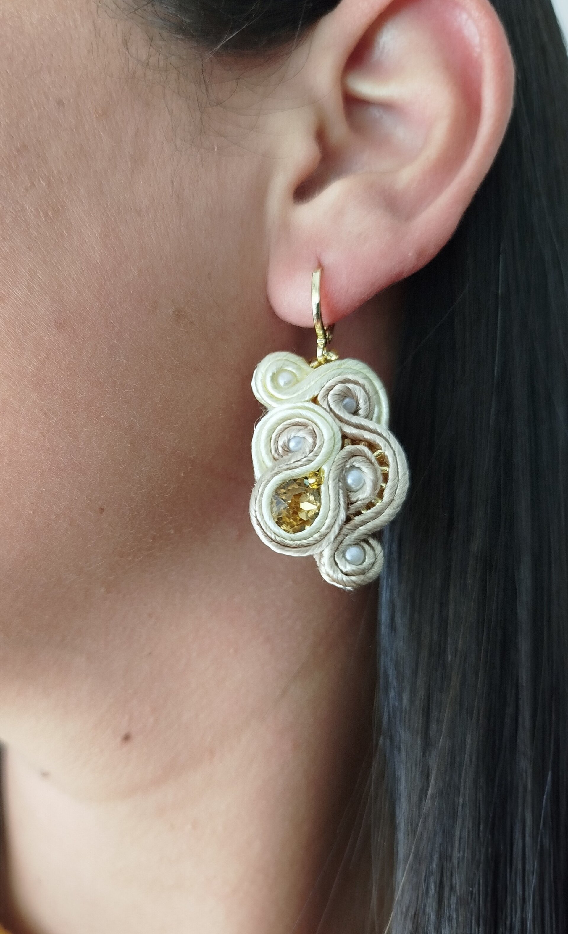 Pendientes Aisha beige - 3